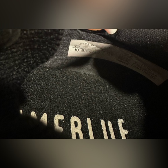 ADIDAS ULTRABOOST 21 BLACK WOMEN’S RUNNING SNEAKER WITH BOX. (10) - Picture 13 of 13